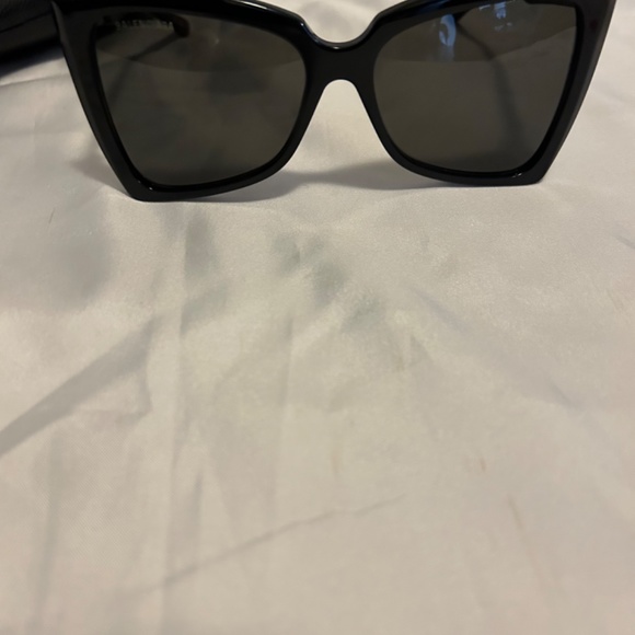 Balenciaga sunglasses - Picture 3 of 7